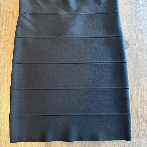 BCBGMAXAZARIA Black Bandage Skirt M - Picture 3 of 5
